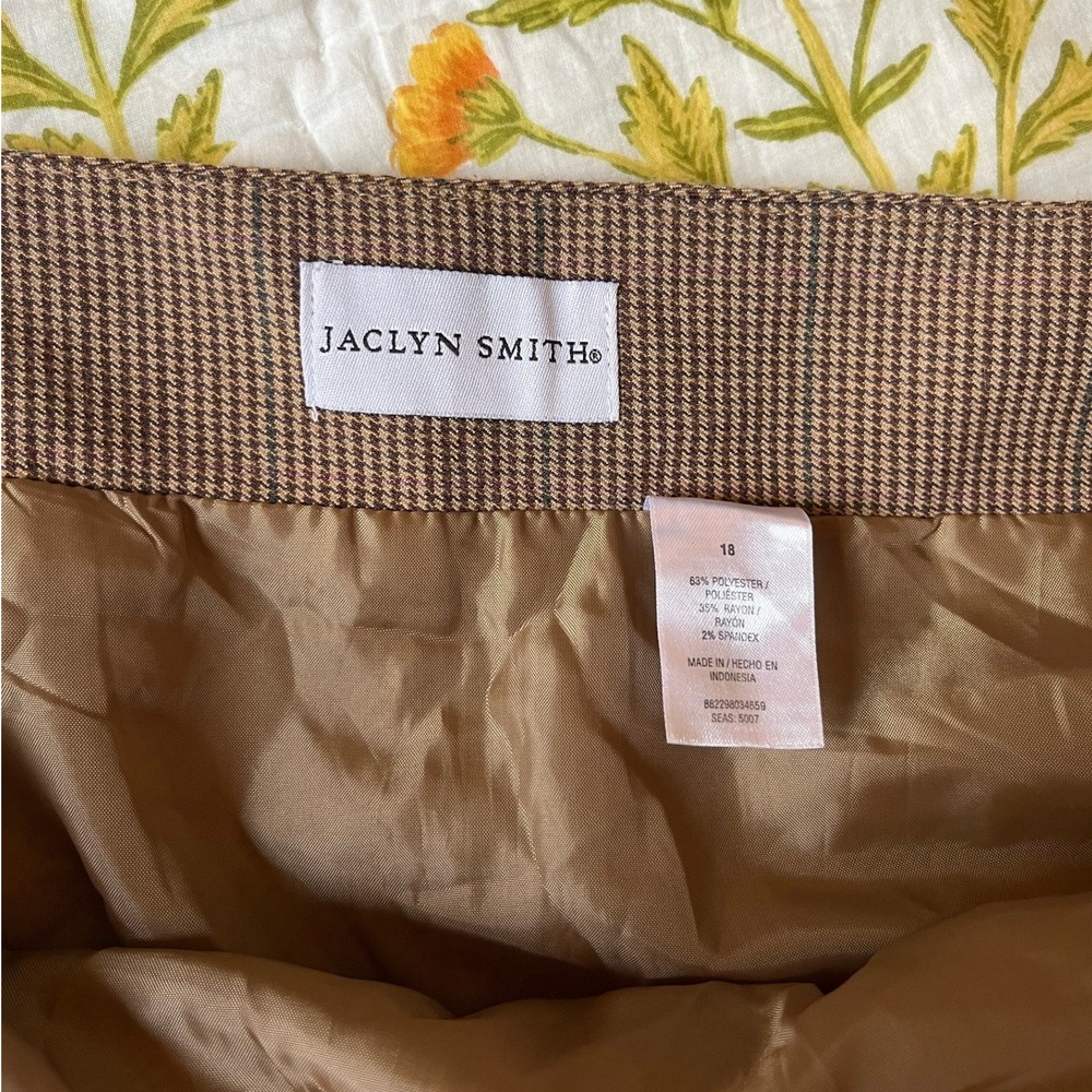 Jaclyn Smith Micro Houndstooth Midi Skirt - Picture 3 of 5